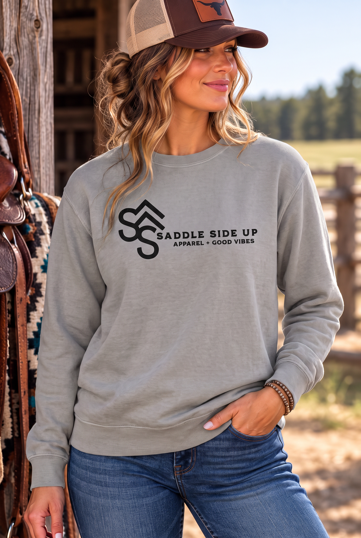Logo Crew in Grey — female model, front view